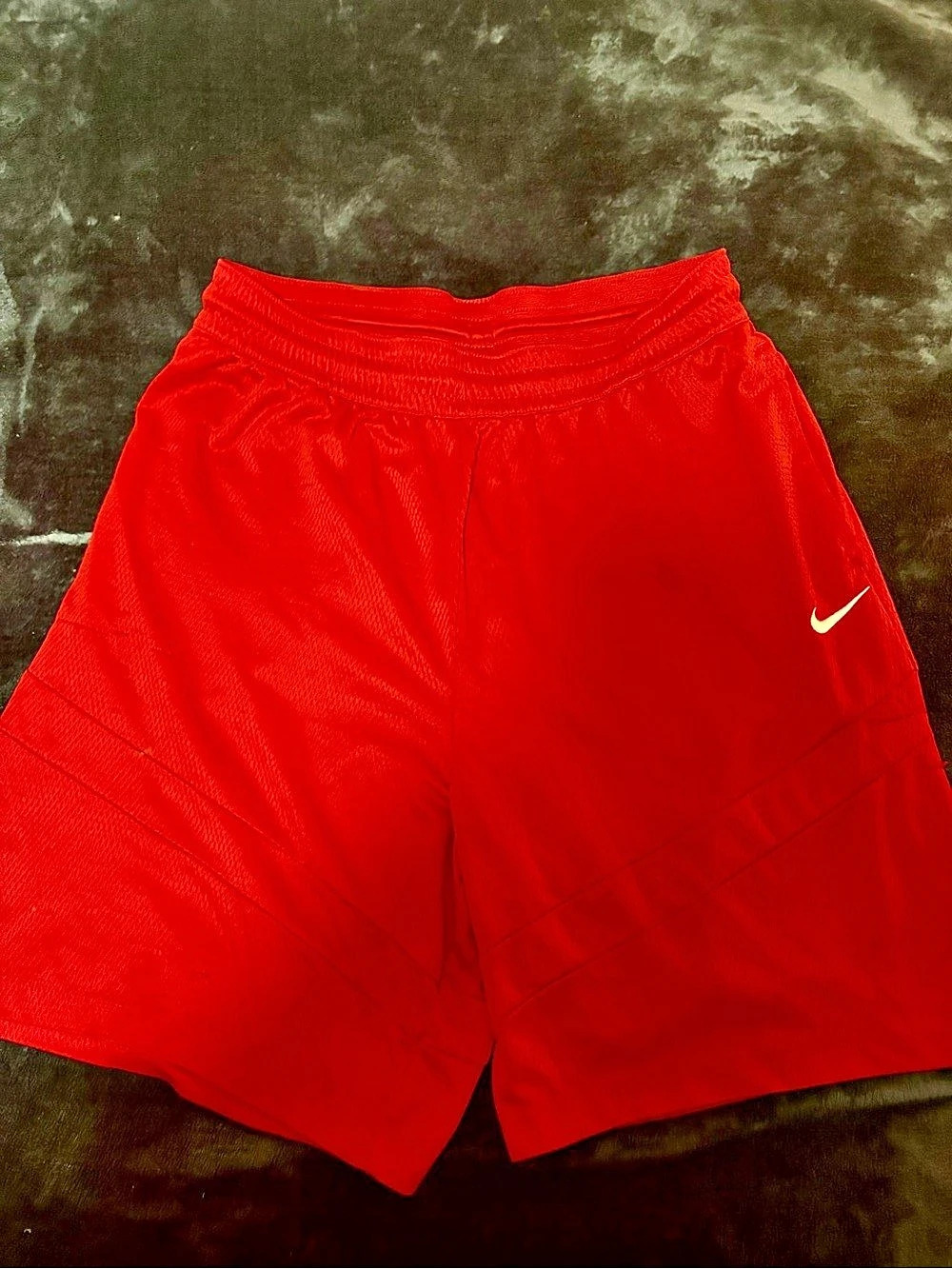 Nike Dri-FIT Athletic Shorts in Red Size Large Like New